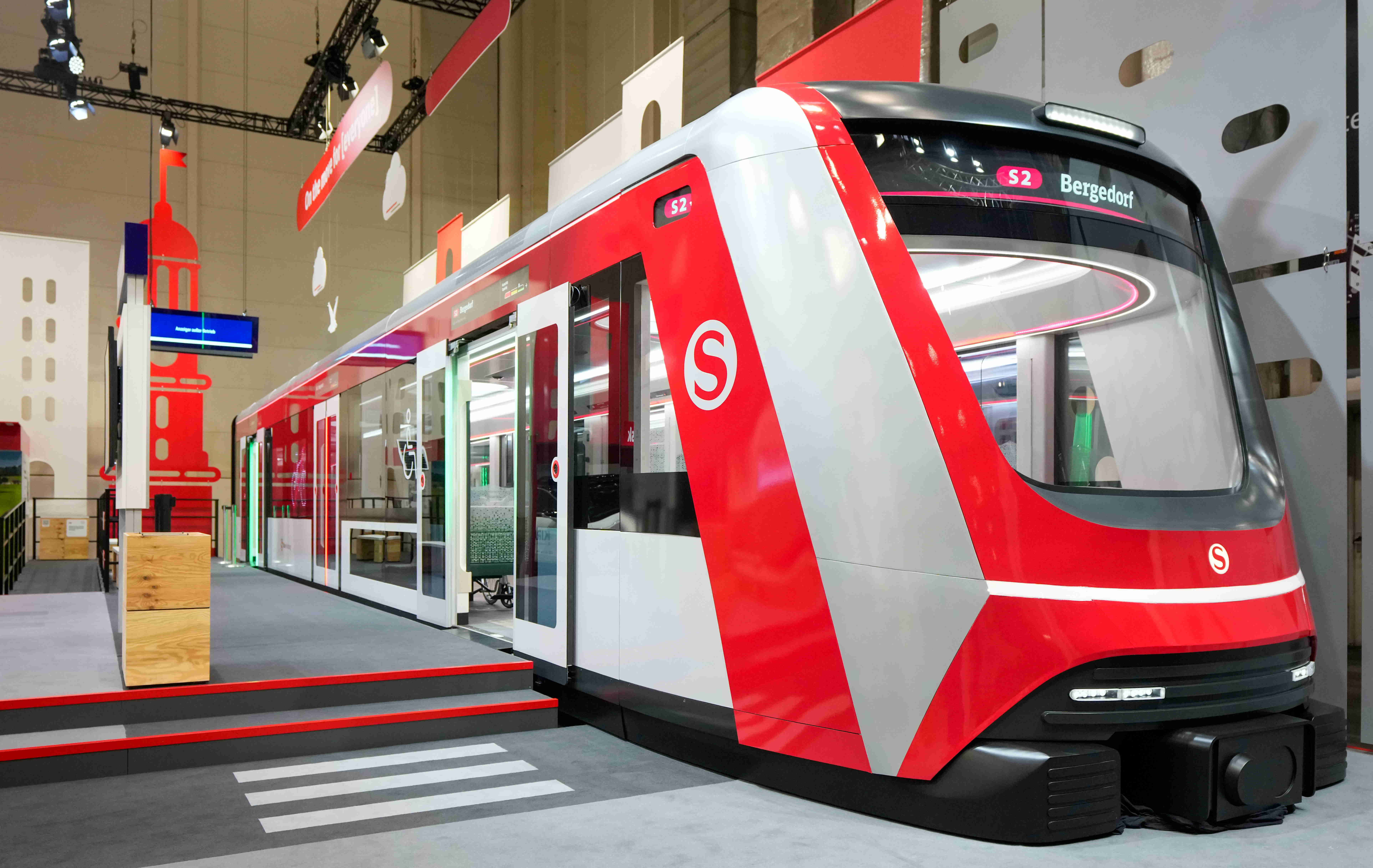 AUO Display Plus (ADP) has collaborated with S-Bahn Hamburg, a subsidiary of Deutsche Bahn AG (DB), to unveil a new energy-saving concept train. It enhances passenger communication and operational efficiency while contributing to DB’s green transformation initiatives and supporting the vision of smart, sustainable, and net-zero cities. (Photo credit: Deutsche Bahn Oliver Lang)
